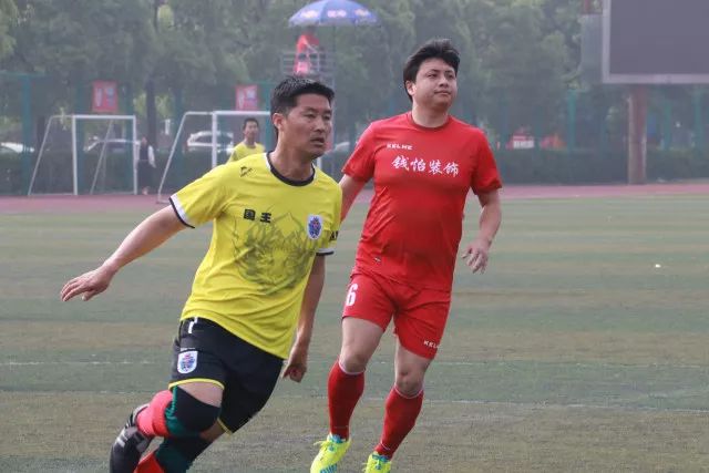 贺希宁火力全开，上海仅领先深圳1分请求暂停